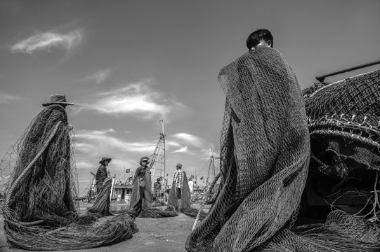 'Biển trong chúng ta', vạm vỡ và quặn thắt ảnh 2