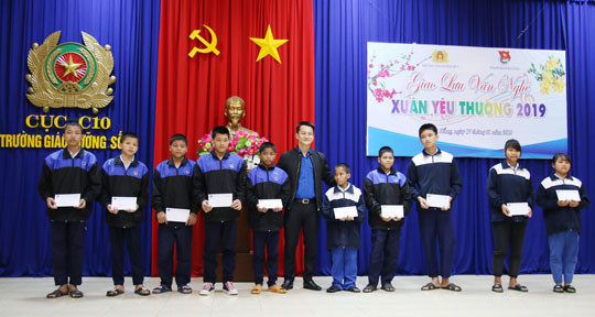 'Xuân yêu thương' đến sớm với những thiếu niên lầm lỗi ảnh 1