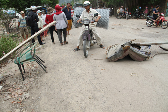 Bình Định: Dân chặn đường xe doanh nghiệp vì… 'ăn no' bụi ảnh 4