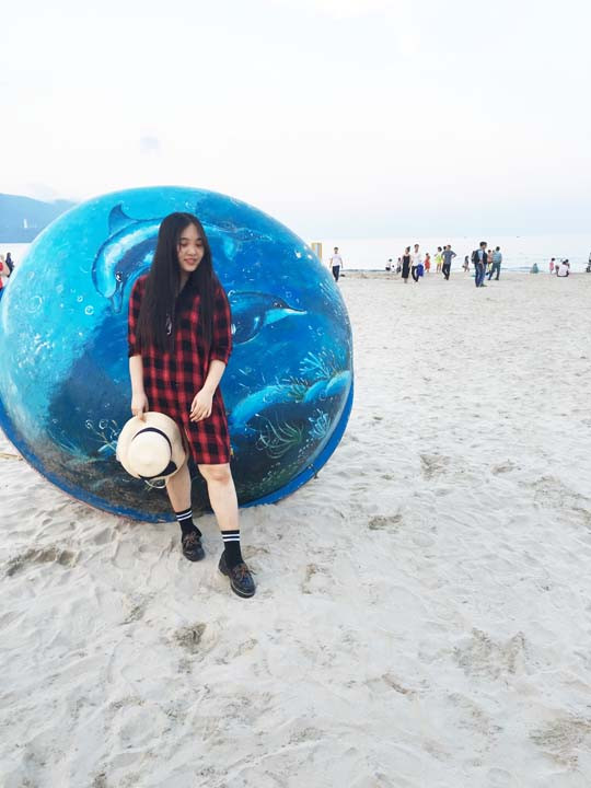 Giới trẻ Đà Nẵng đua nhau check in bên thuyền thúng, ván trượt độc-lạ ảnh 5