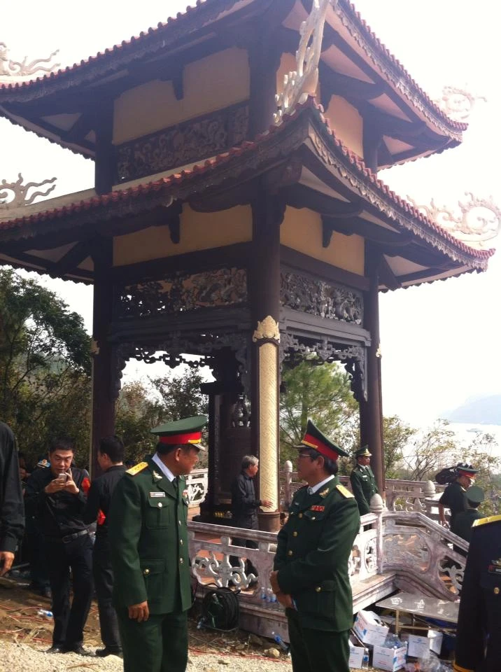 Gác chuông nơi sẽ làm lễ cho Đại tướng tại Vũng Chùa. Ảnh: Trần Hữu Việt