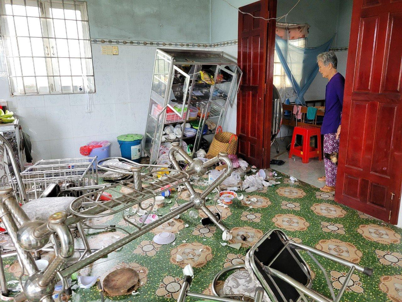 Nhiều tài sản có giá trị của gia đình bà T. bị đập phá. Ảnh: CTV Nhiều tài sản có giá trị của gia đình bà T. bị đập phá. Ảnh: CTV