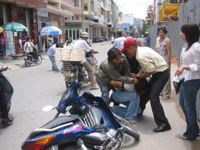 Bên cạnh những chính sách an sinh xã hội, dư luận cho rằng rất cần những “hiệp sỹ đường phố” để góp phần giữ bình yên trên những tuyến đường. Bên cạnh những chính sách an sinh xã hội, dư luận cho rằng rất cần những “hiệp sỹ đường phố” để góp phần giữ bình yên trên những tuyến đường