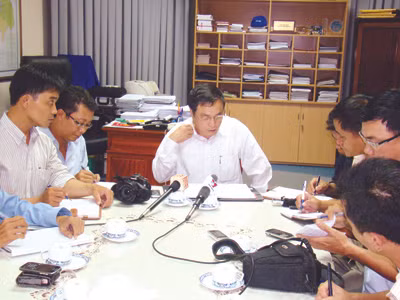 Ông Phạm Văn Dung tại cuộc họp báo