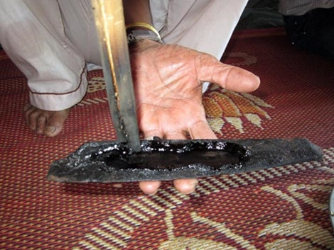 Thiếu nữ căng tai làm 'chết mê' trai bản… ảnh 1