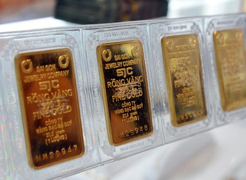  Giá vàng trong nước đi lên nhẹ chiều nay, từ 37,2 lên 37,23 triệu đồng mỗi lượng vì thị trường quốc tế tăng nhẹ vài USD một ounce