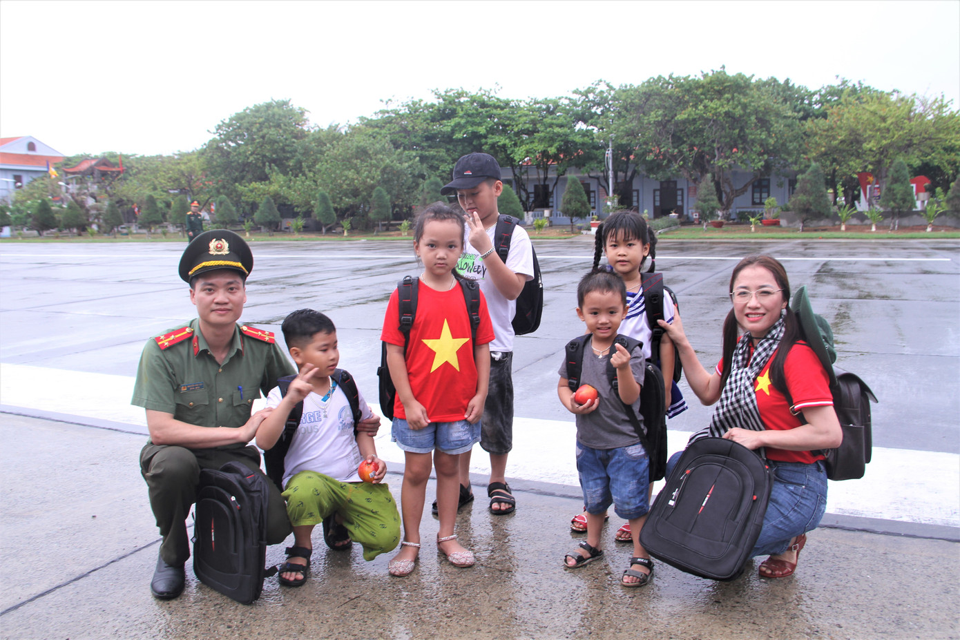 Phút chia tay lưu luyến