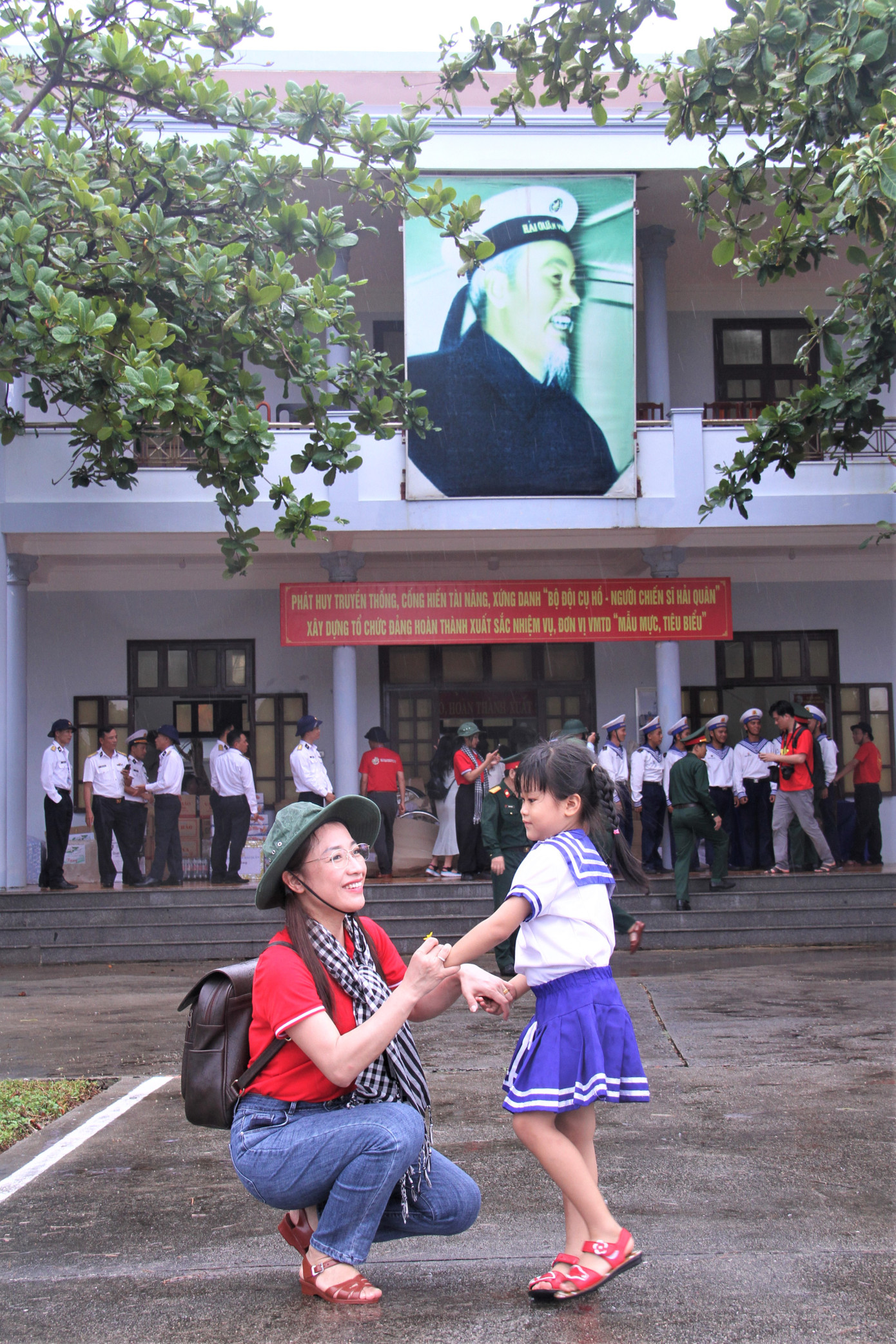 Trẻ em cũng là người tham gia giữ biển đảo Trường Sa