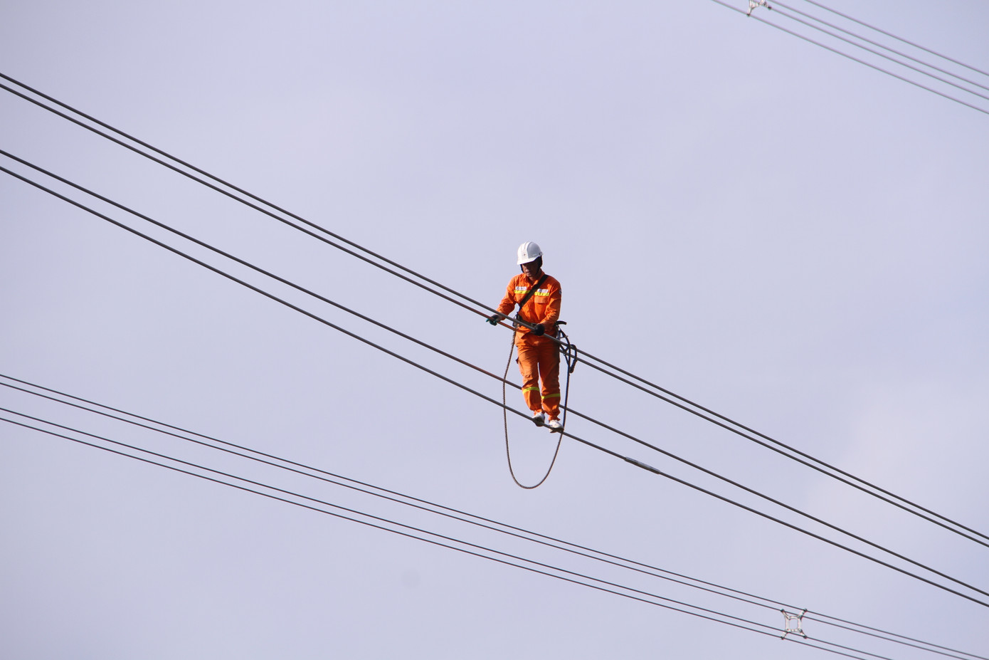 Kiểm tra đường dây tại Trạm biến áp 500 kV Thanh Hóa