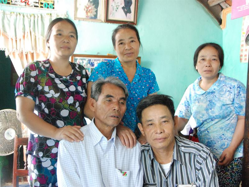 5 anh em nhà ông Hùng