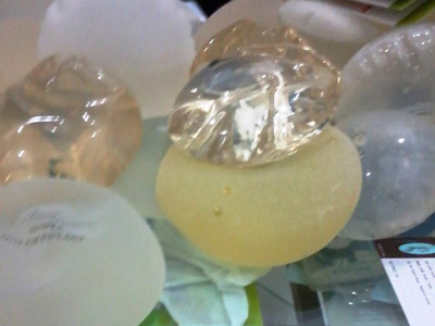 Rất khó để phân biệt được nguồn gốc xuất xứ của các túi nâng ngực này