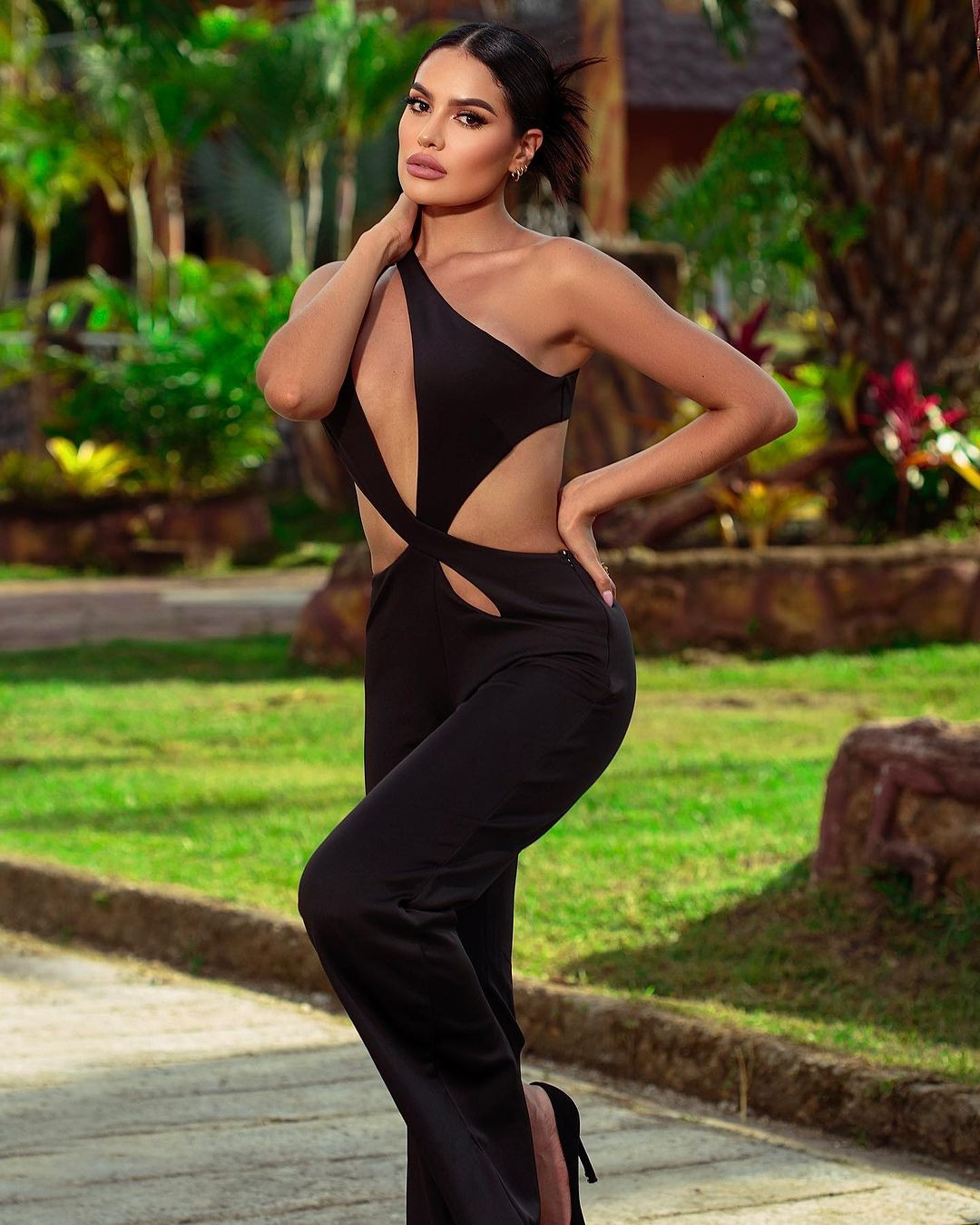 Dự án xã hội mà người đẹp đang theo đuổi có tên Định giá người lớn tuổi, dựa trên việc trao cho người cao tuổi tầm quan trọng mà họ xứng đáng có được và nhấn mạnh rằng họ là một thành phần cơ bản, quan trọng trong xã hội với trí tuệ và kinh nghiệm sâu sắc.