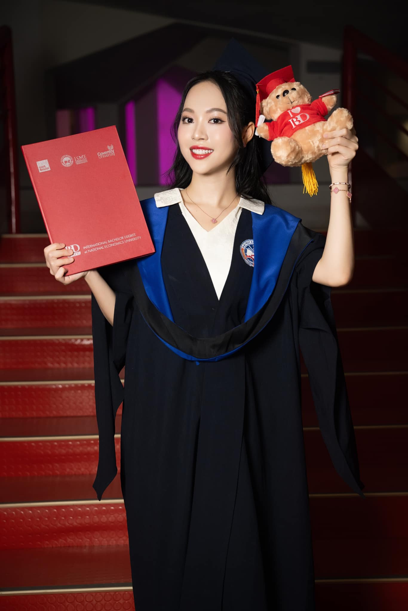 Sắp tới, Á hậu Trịnh Thùy Linh dự định phát triển bản thân nhiều hơn ở lĩnh vực diễn giả, truyền cảm hứng cho giới trẻ, cũng như tìm hiểu nhiều hơn về lĩnh vực chăm sóc sắc đẹp, đồng hành cùng các cô gái trẻ.