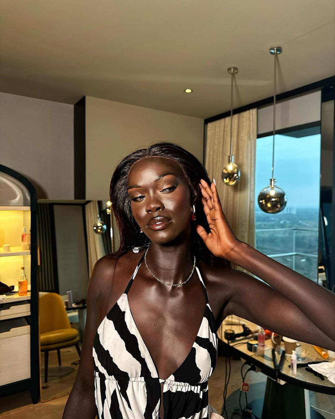 Unice Wani năm nay 22 tuổi, có vẻ đẹp độc đáo với làn da đen nhánh và mái tóc xù ấn tượng.