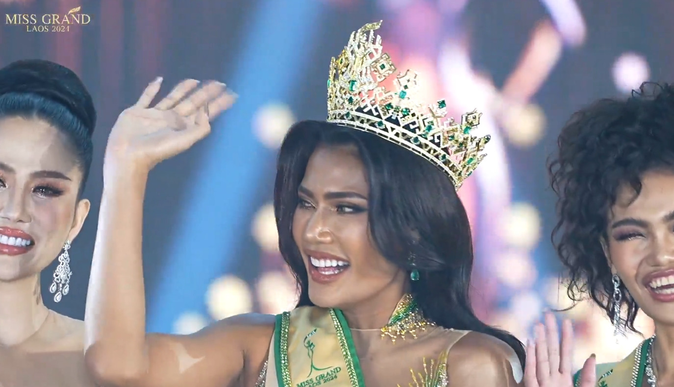 Nhan sắc tân Hoa hậu Hòa bình Lào gây tranh cãi. Nhan sắc tân Hoa hậu Hòa bình Lào gây tranh cãi.