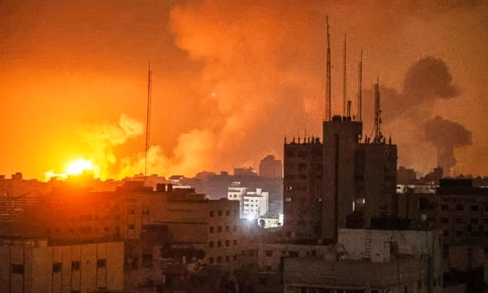 Khói lửa bao trùm Dải Gaza. Ảnh: Getty Images Khói lửa bao trùm Dải Gaza. Ảnh: Getty Images