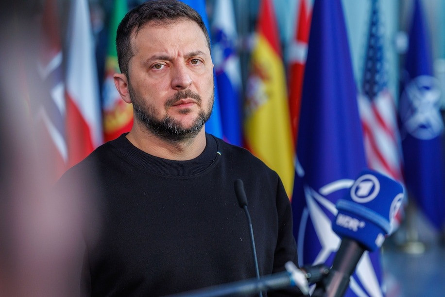 Tổng thống Ukraine Volodymyr Zelensky trong chuyến thăm trụ sở NATO ngày 11/10. Ảnh: EPA-EFE