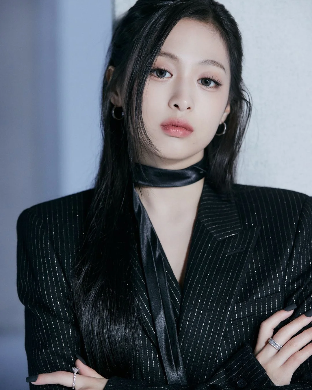 Phong cách Cool Glow Makeup với những item mỹ phẩm tông hồng lạnh được nhiều cô gái yêu thích bởi sự ngọt ngào, dễ thương nhưng vẫn thu hút, nữ tính.