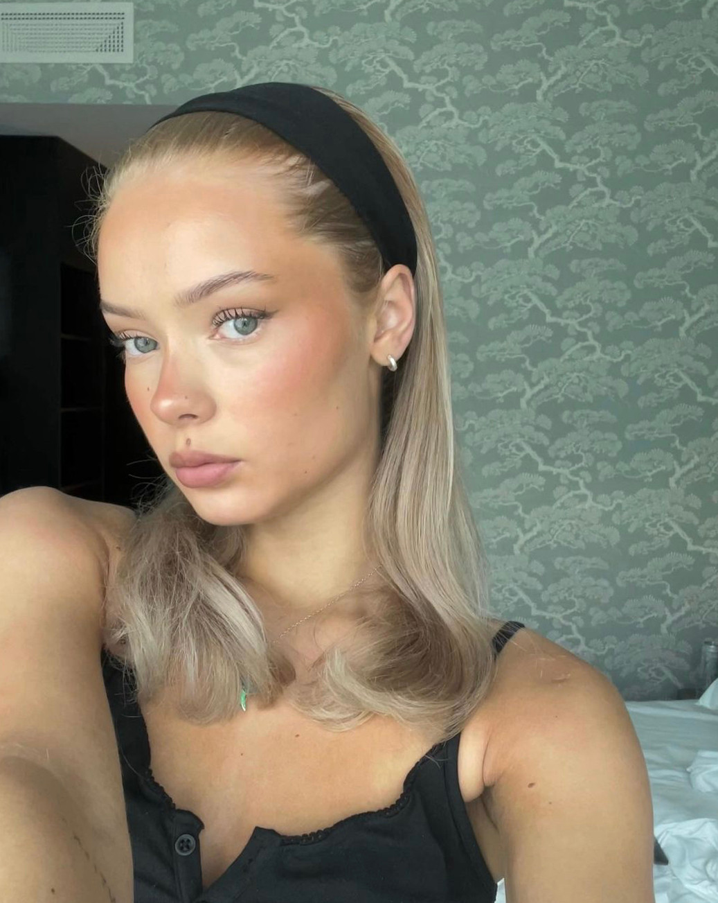 Phương pháp 5,5cm này có thể giúp bạn xác định chân ái của bạn là tóc ngắn hay tóc dài. Phương pháp 5,5cm này có thể giúp bạn xác định chân ái của bạn là tóc ngắn hay tóc dài.