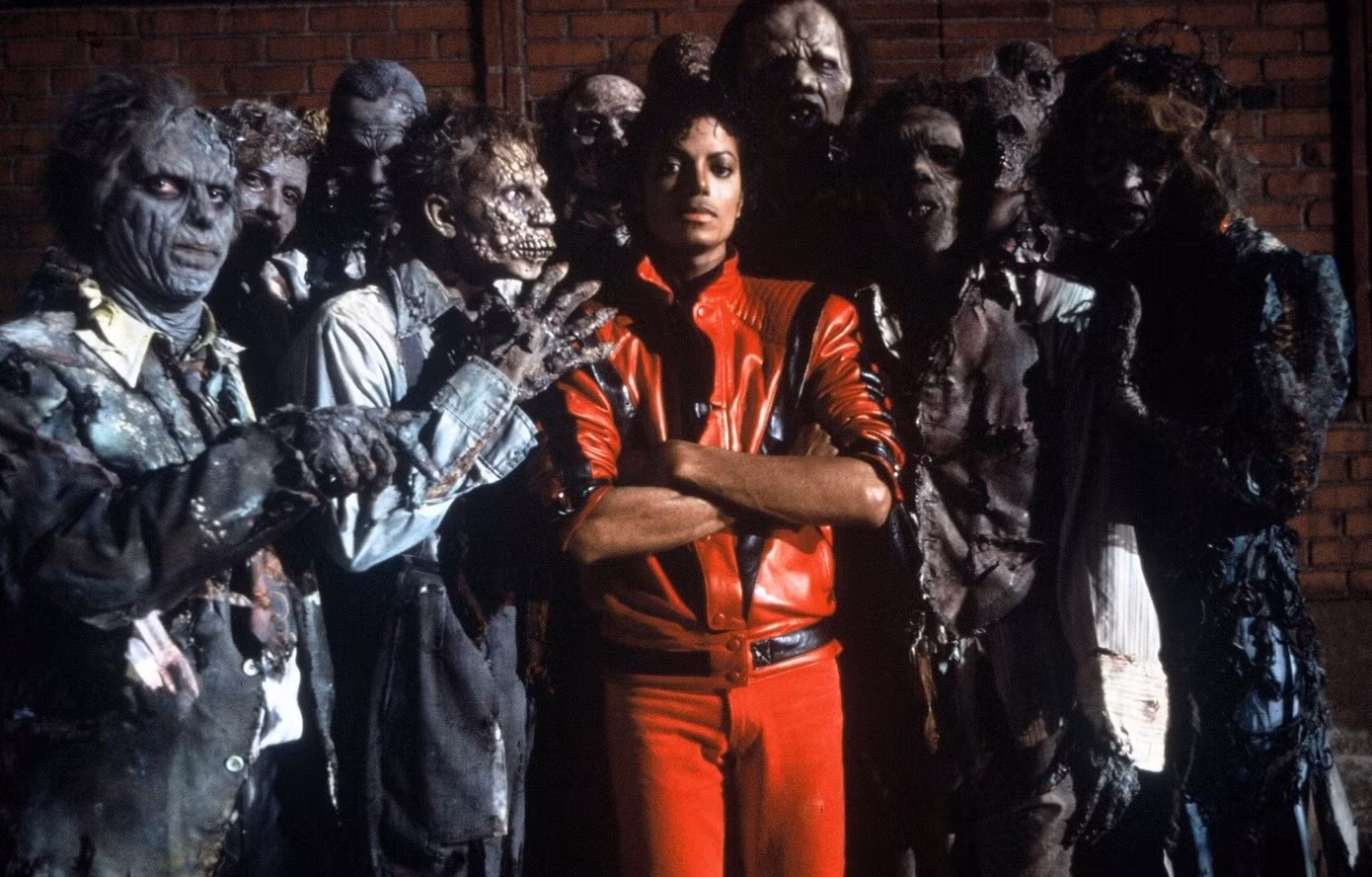 Chiếc áo khoác da màu đỏ kinh điển của Michael Jackson mặc trong MV Thriller.
