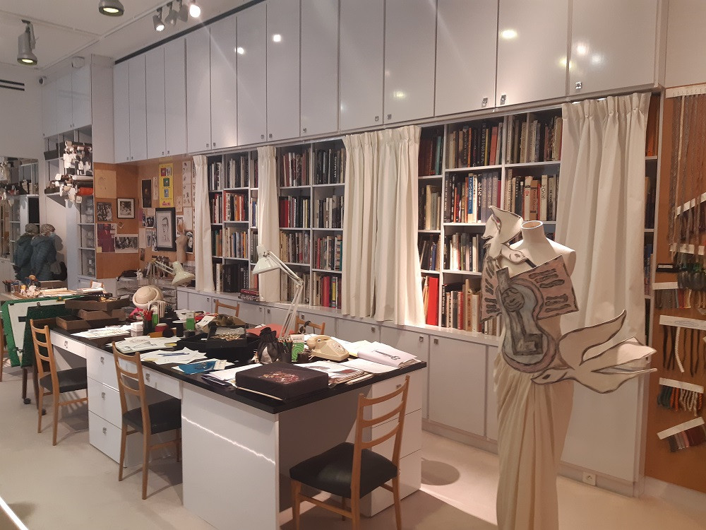 Musée Yves Saint Laurent Paris - nơi trưng bày những thiết kế ấn tượng của Yves Saint Laurent.