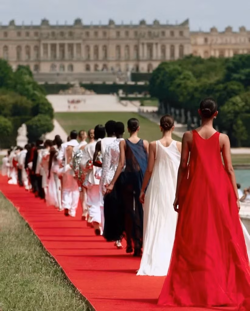 Show thời trang Les Sculptures tại cung điện Versailles.