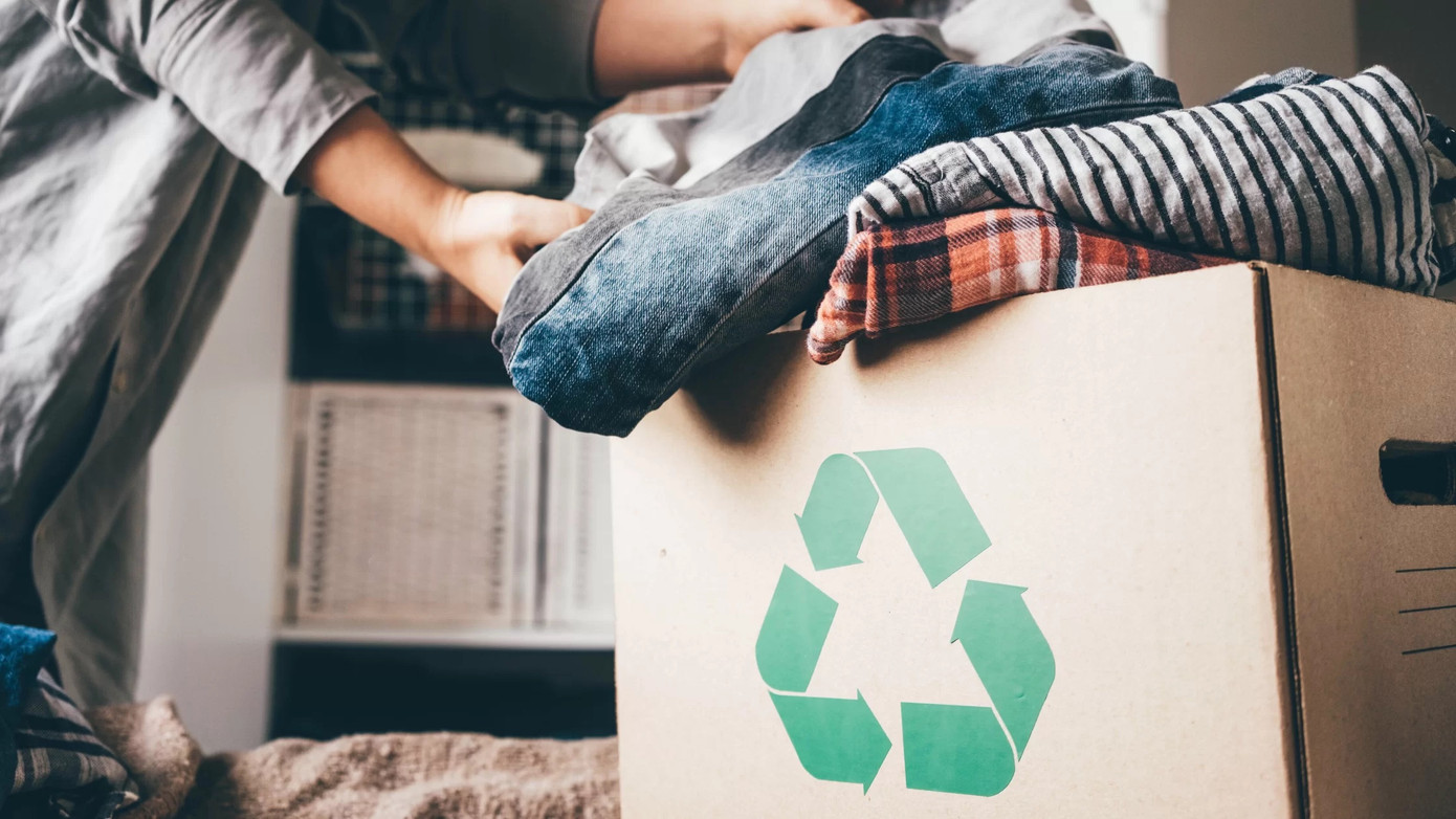 Chúng ta phải giảm mức tiêu thụ, thay vì tiêu thụ nhiều hơn, mua sắm nhiều hơn.