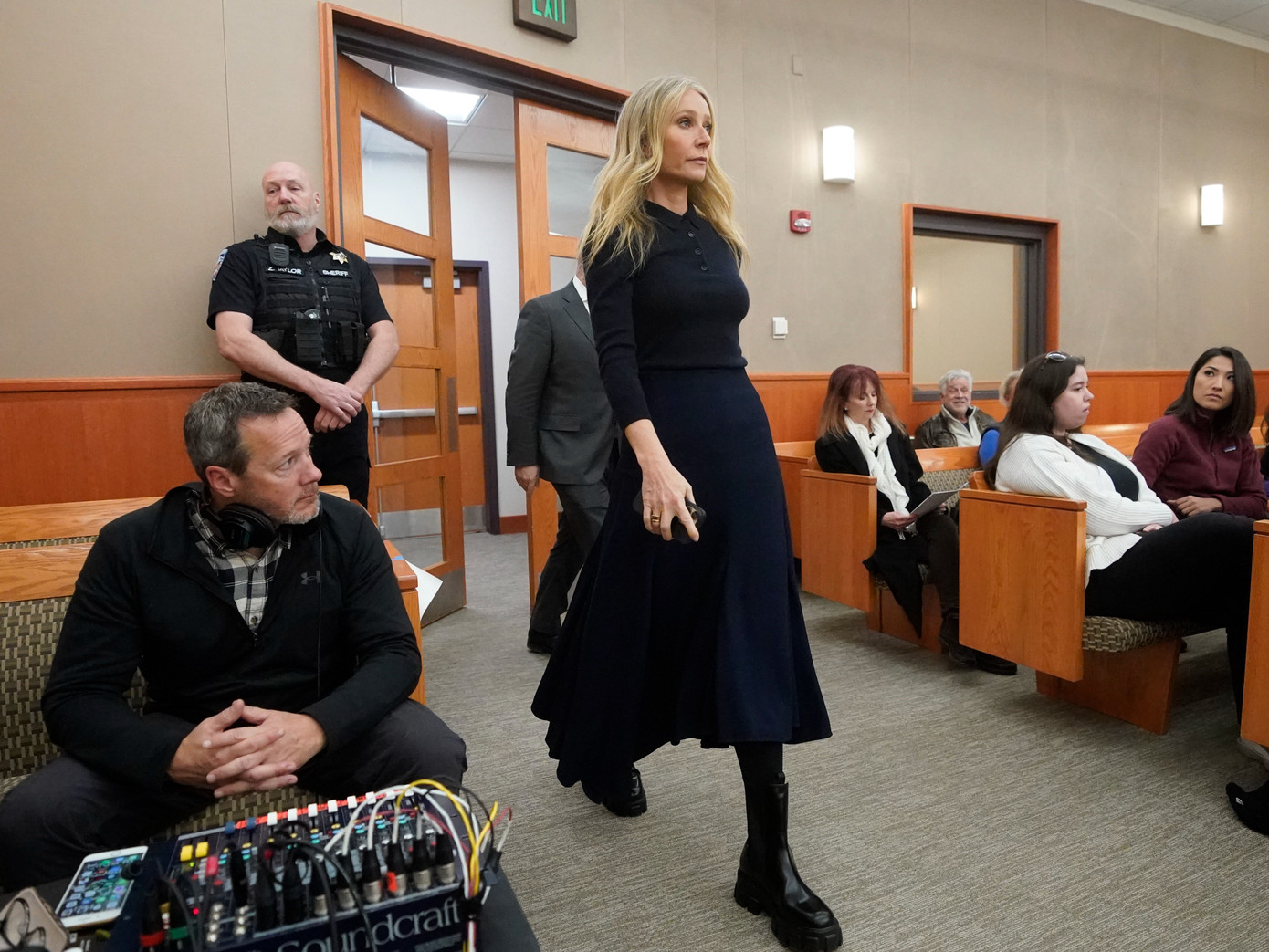 Những khoảnh khắc của Gwyneth Paltrow đã trở thành phát súng mở đầu cho làn sóng xu hướng Quiet luxury.