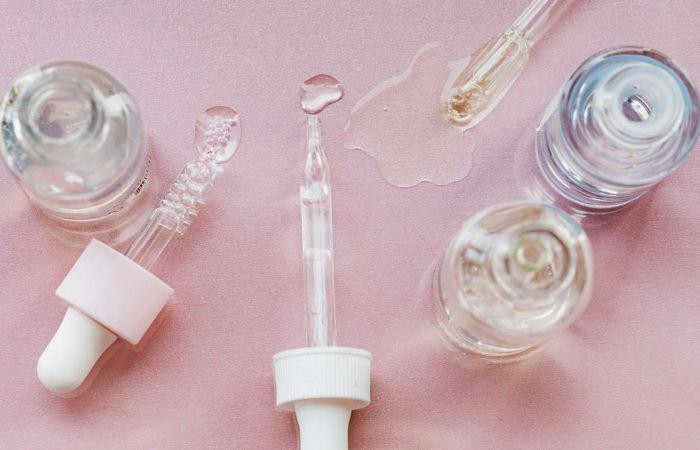 Tìm hiểu và bắt đầu sử dụng các loại nước hoa hồng chứa axit salicylic trong công thức, có tác dụng tẩy tế bào chết. Tìm hiểu và bắt đầu sử dụng các loại nước hoa hồng chứa axit salicylic trong công thức, có tác dụng tẩy tế bào chết.