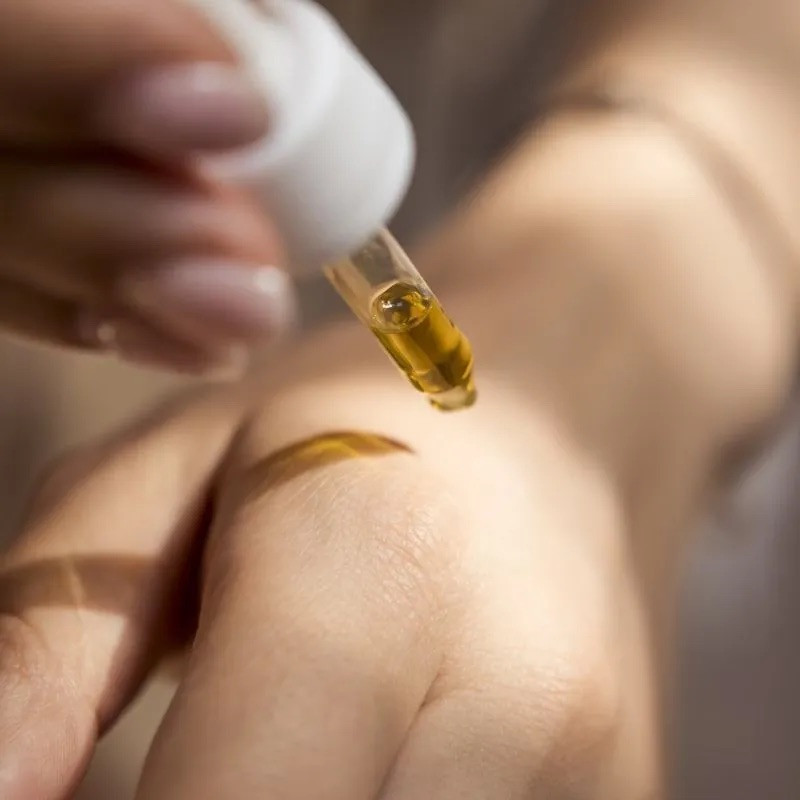 Hiện nay, hầu hết các thương hiệu đều cho ra mắt những loại serum dưỡng da có chứa chất chống oxy hóa. Hiện nay, hầu hết các thương hiệu đều cho ra mắt những loại serum dưỡng da có chứa chất chống oxy hóa.