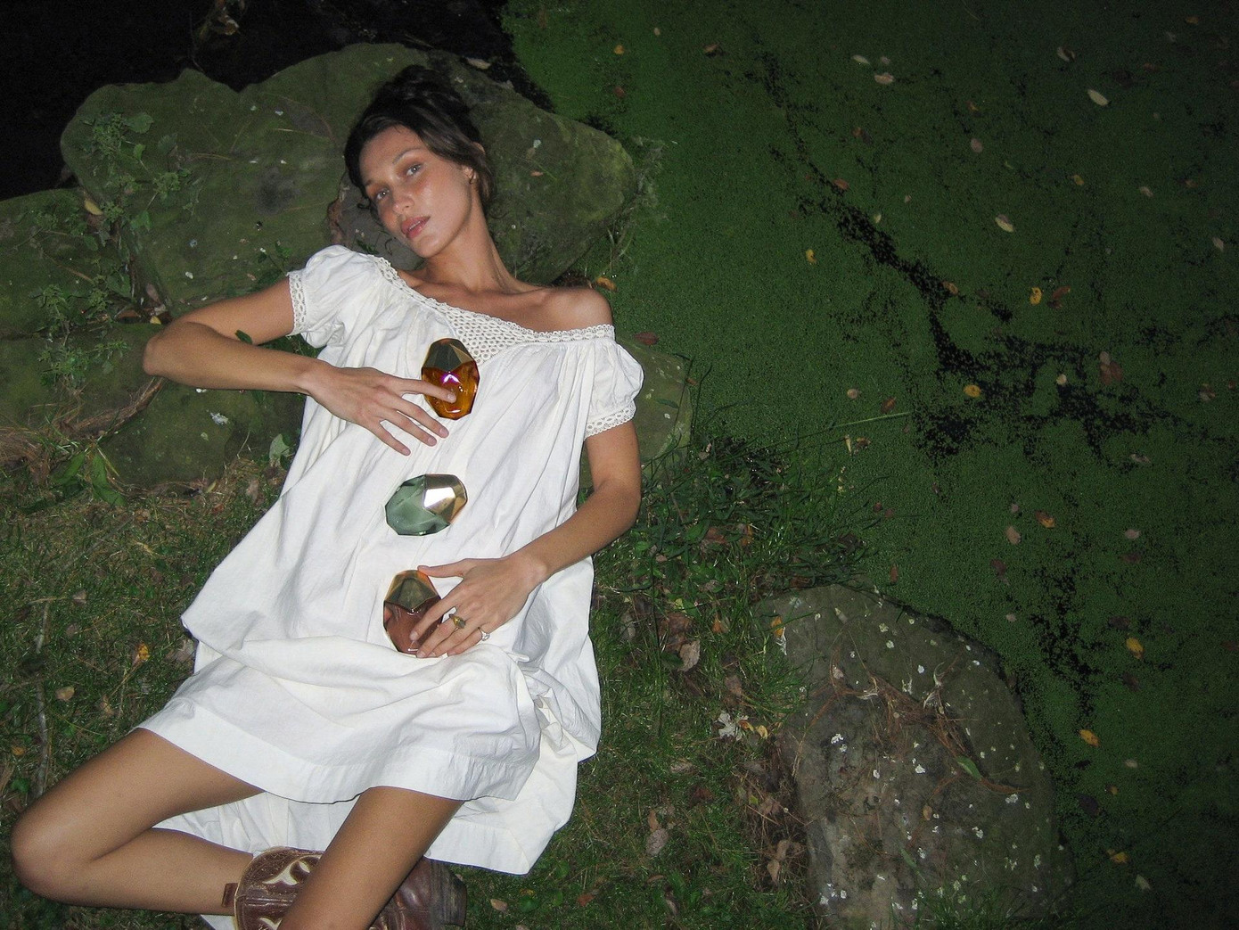 Nước hoa là thứ mà Bella nhạy cảm suốt đời vì vấn đề sức khỏe của mình.