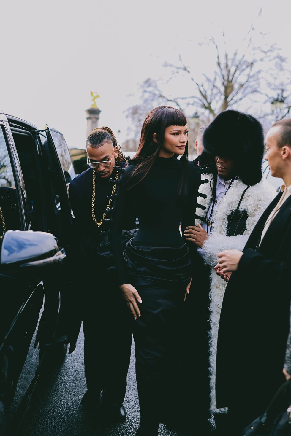 Zendaya trang trọng, quyến rũ phù hợp với tinh thần của thời trang may đo cao cấp.