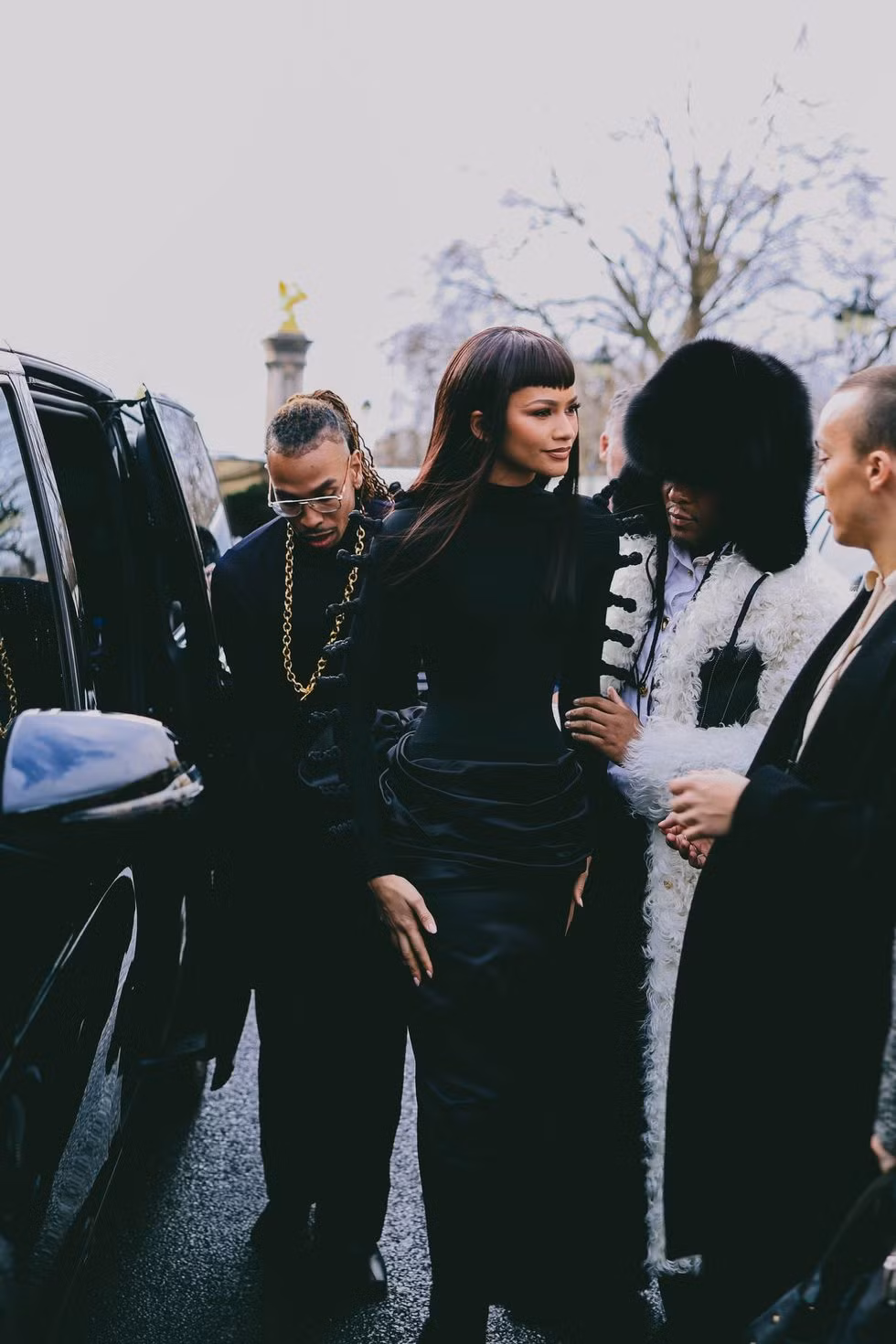 Zendaya trang trọng, quyến rũ phù hợp với tinh thần của thời trang may đo cao cấp.