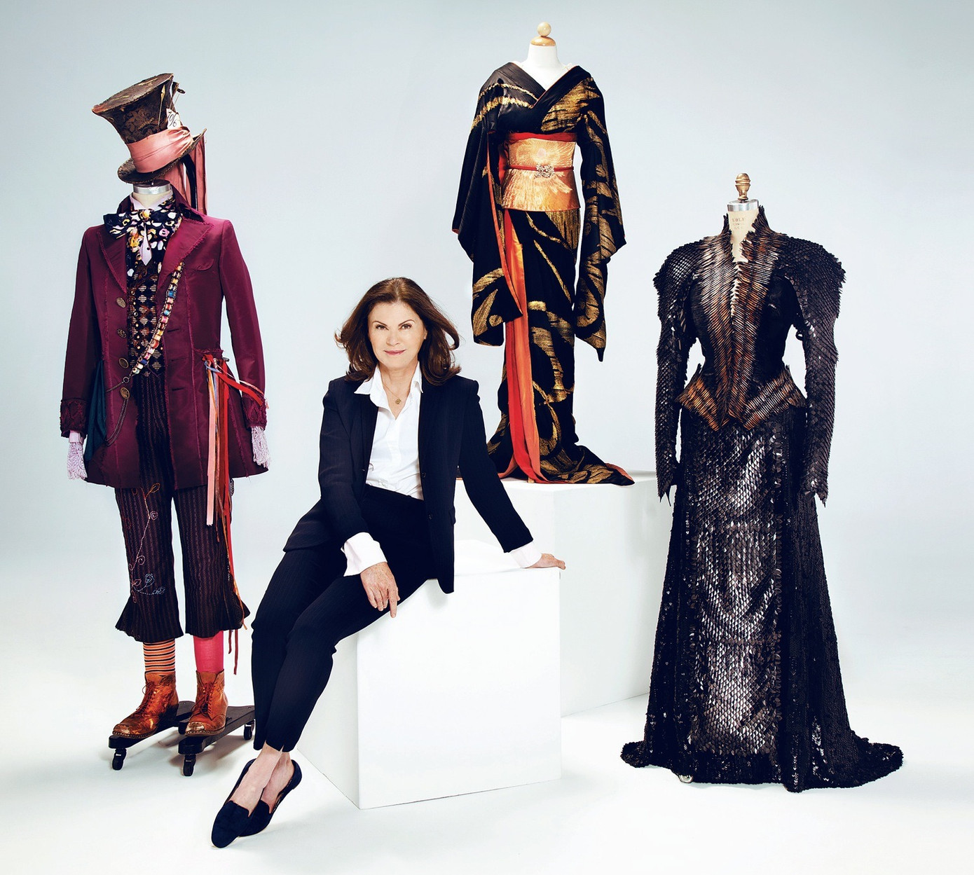 Những nhà thiết kế đã góp phần giúp các nhân vật giao tiếp với người xem, vừa gây ấn tượng khó phai trong lòng khán giả bằng những hình tượng mang tính thời trang.