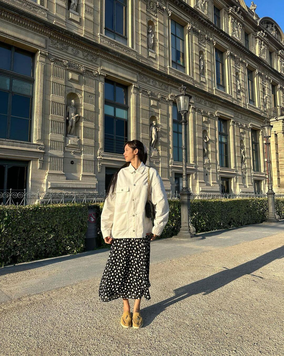 Mini skirt là trang phục được cô nàng lăng xê vì khả năng &quot;hack dáng&quot;.