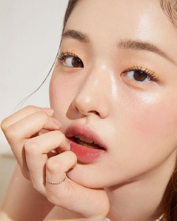 Hãy bắt đầu bằng việc làm sạch da kỹ lưỡng hằng ngày, sử dụng sữa rửa mặt vào buổi sáng và buổi tối phù hợp với loại da của mình. Hãy bắt đầu bằng việc làm sạch da kỹ lưỡng hằng ngày, sử dụng sữa rửa mặt vào buổi sáng và buổi tối phù hợp với loại da của mình.