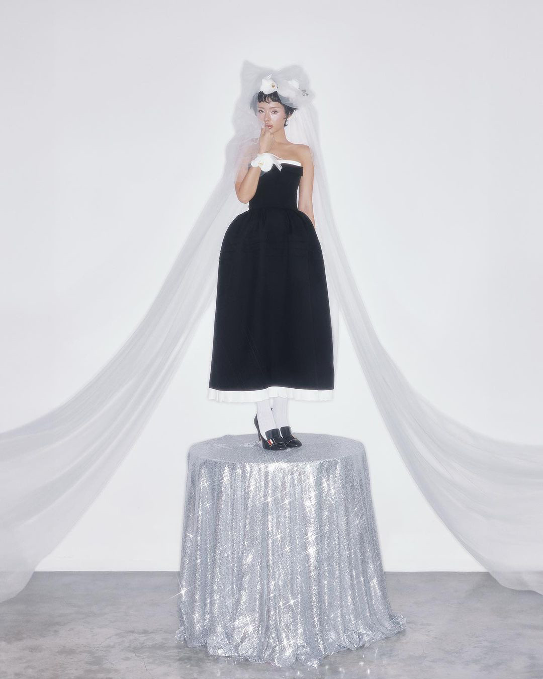 "Cô Em Trendy" Khánh Linh thể hiện tinh thần thương hiệu cực kì rõ nét. "Cô Em Trendy" Khánh Linh thể hiện tinh thần thương hiệu cực kì rõ nét.