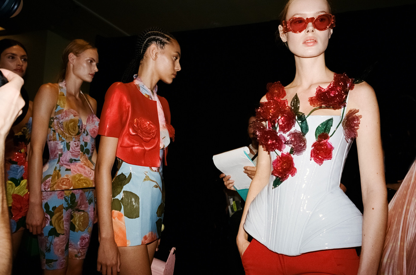 Việc tiếp cận trực tiếp các trào lưu cốt lõi là là một cách hợp lý nhất, ít đầu tư hơn và vẫn mang lại lợi ích.