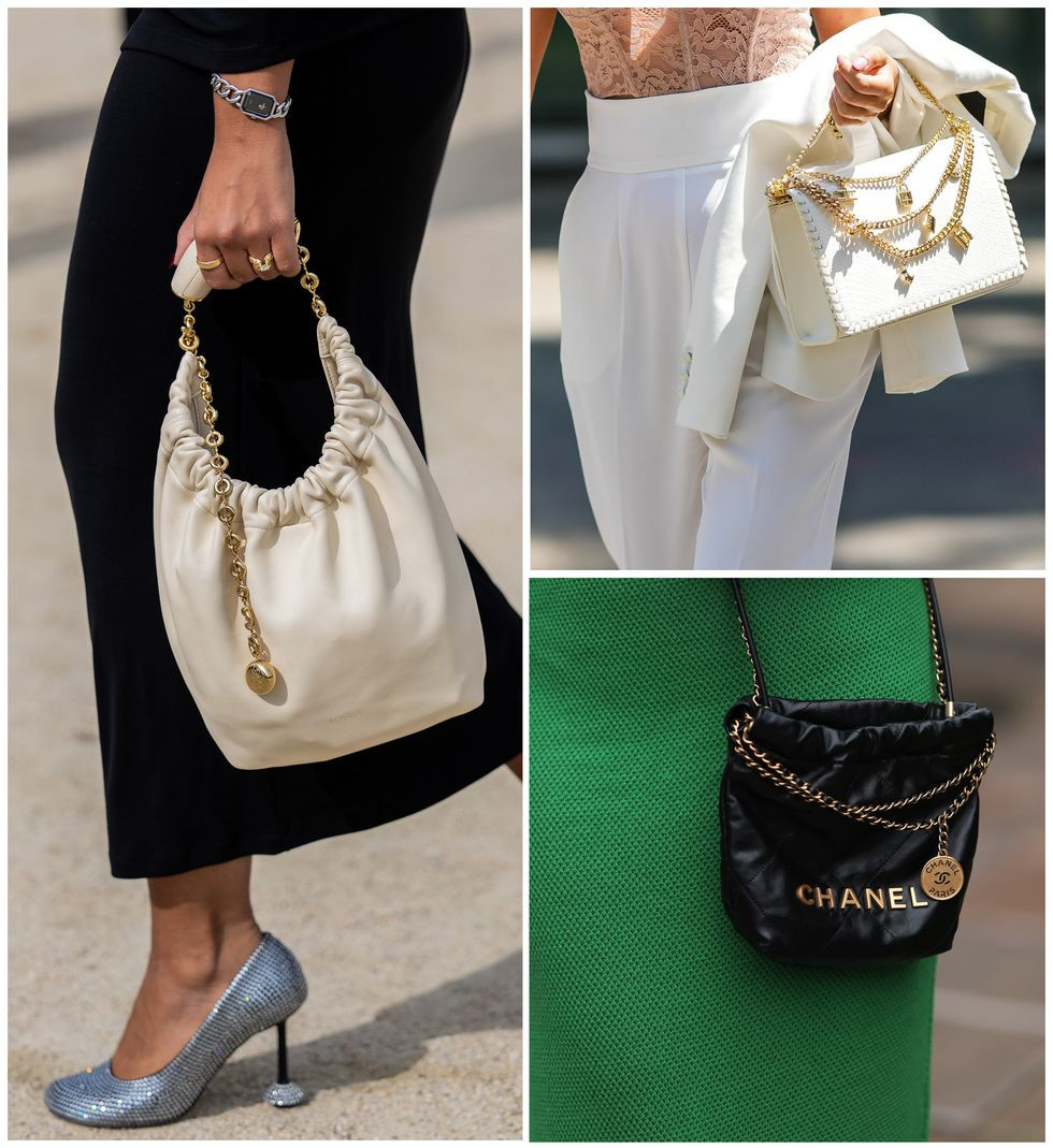 Túi có thiết kế quai xách xích kim loại liên kết thành họa tiết charm đang được săn đón.