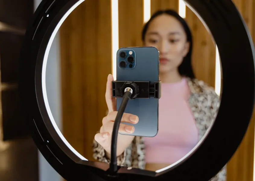 KOS mang lại cảm giác đáng tin cậy và thúc đẩy mua hàng một cách tích cực.