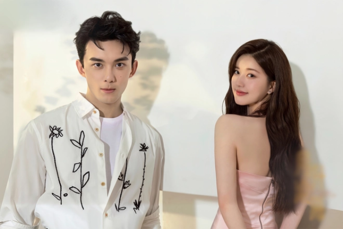 Một cô gái tỏa sáng và thu hút nhất khi tự tin vào chính mình. Một cô gái tỏa sáng và thu hút nhất khi tự tin vào chính mình.