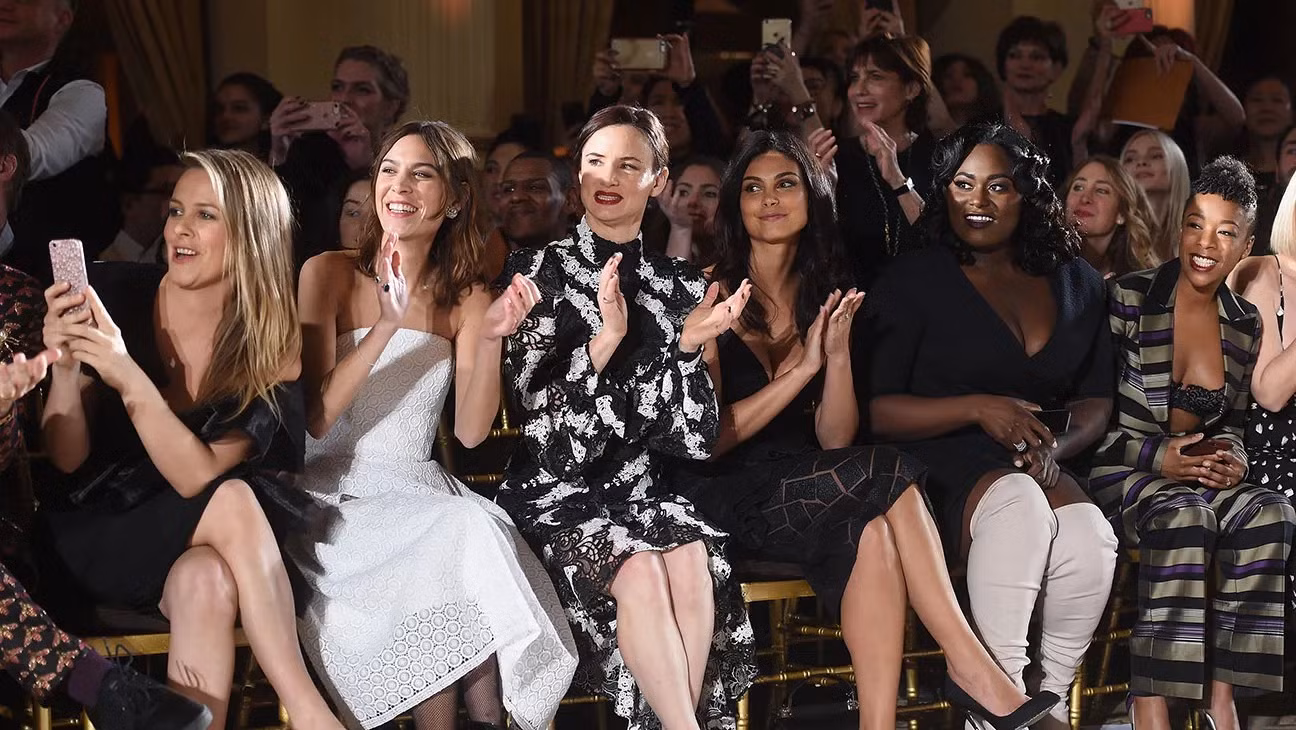 Quá trình quyết định ai sẽ được mời tham gia tùy thuộc vào mỗi thương hiệu và phòng ban PR.