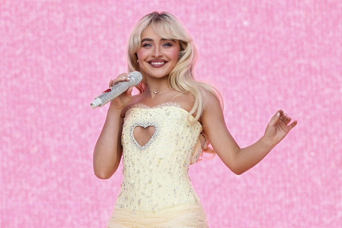 Sabrina Carpenter trong chiếc đầm bodycon màu vàng bơ, điểm chi tiết đính cườm cực dễ thương. Sabrina Carpenter trong chiếc đầm bodycon màu vàng bơ, điểm chi tiết đính cườm cực dễ thương.