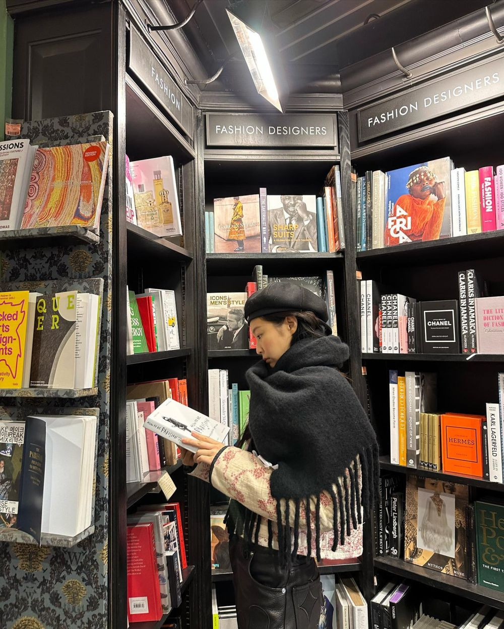 JOMO có thể khiến chúng ta cảm thấy vui vẻ và hài lòng, vì nó nhắc nhở bạn không cần bận tâm đến người khác. JOMO có thể khiến chúng ta cảm thấy vui vẻ và hài lòng, vì nó nhắc nhở bạn không cần bận tâm đến người khác.