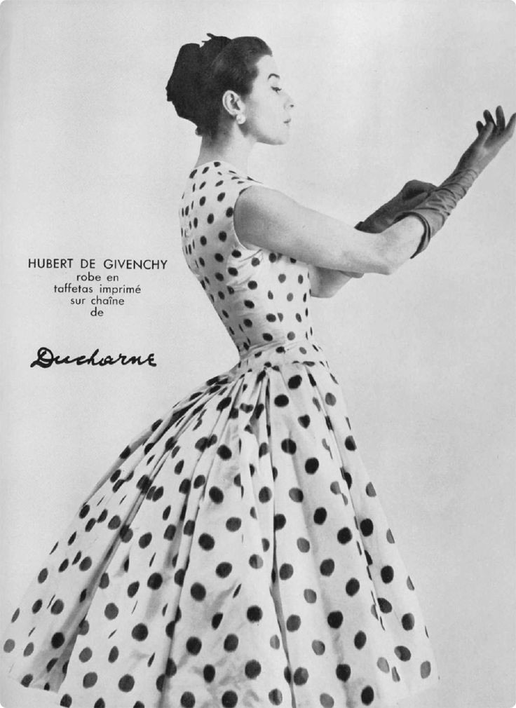 Trong số các xu hướng được yêu thích thì họa tiết retro thập niên 60 hầu như luôn được tái xuất hiện trong các mùa thời trang.