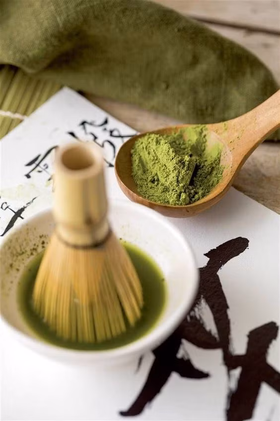 Matcha giàu chất chống oxy hóa (chứa nhiều hơn 137 lần so với trà xanh thông thường). Matcha giàu chất chống oxy hóa (chứa nhiều hơn 137 lần so với trà xanh thông thường).