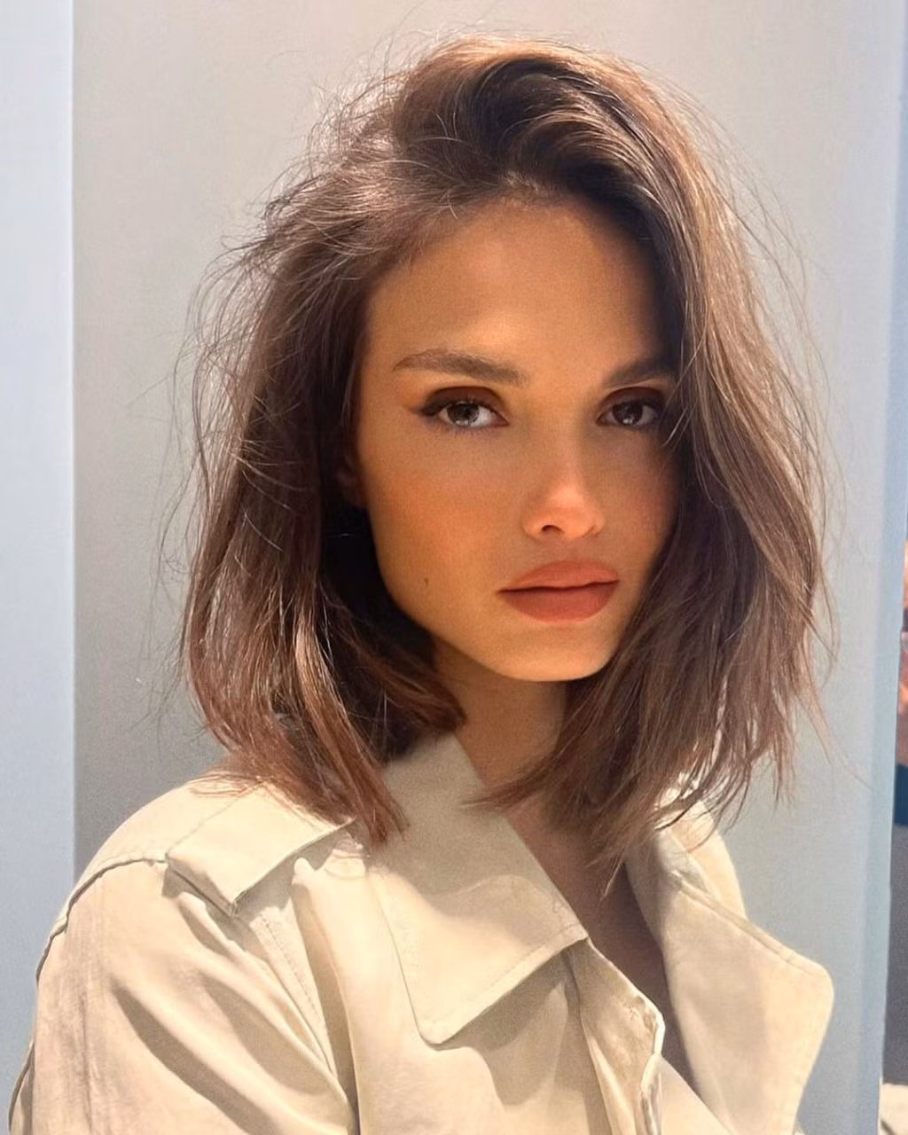 Kitty-cut khá giống kiểu cắt wolf-cut nhưng đỏm dáng và điệu đà hơn.