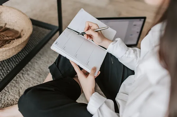 Không có "la bàn chỉ đường" mà tất cả đều phải thử nghiệm và điều chỉnh. Không có "la bàn chỉ đường" mà tất cả đều phải thử nghiệm và điều chỉnh.