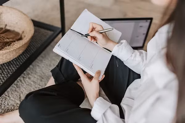 Không có "la bàn chỉ đường" mà tất cả đều phải thử nghiệm và điều chỉnh. Không có "la bàn chỉ đường" mà tất cả đều phải thử nghiệm và điều chỉnh.