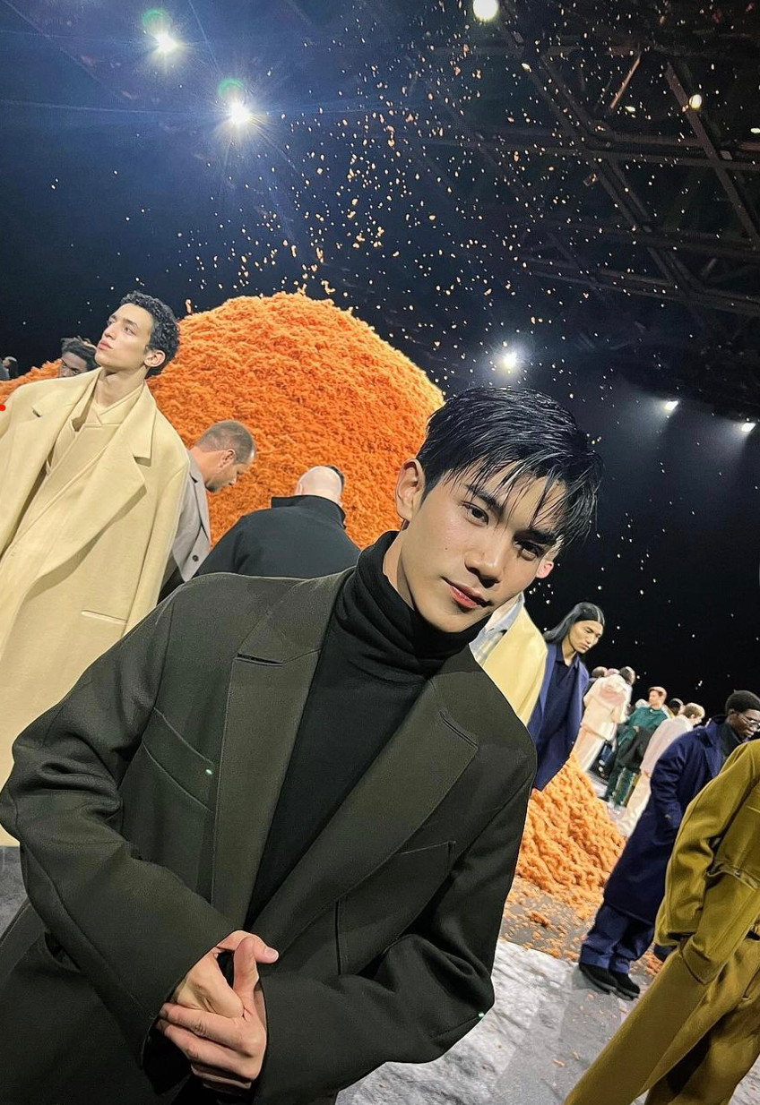 Nattawat Jirochtikul (Fourth) ở show diễn của Zegna.